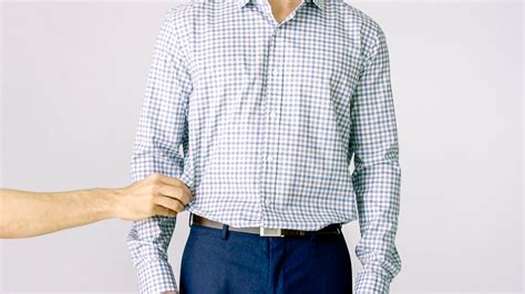 The Right Way to Tuck In Your Shirt .